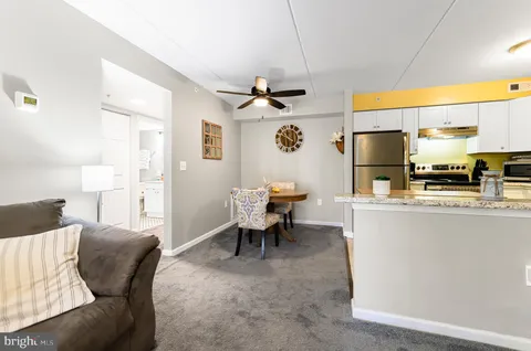 $190,000 | 5200 Hilltop Drive, Unit 42, Brookhaven, PA 19015