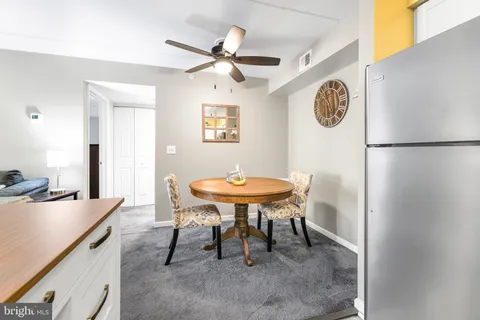 $190,000 | 5200 Hilltop Drive, Unit 42, Brookhaven, PA 19015