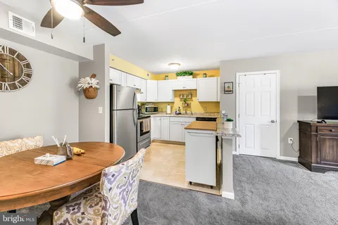 $190,000 | 5200 Hilltop Drive, Unit 42, Brookhaven, PA 19015