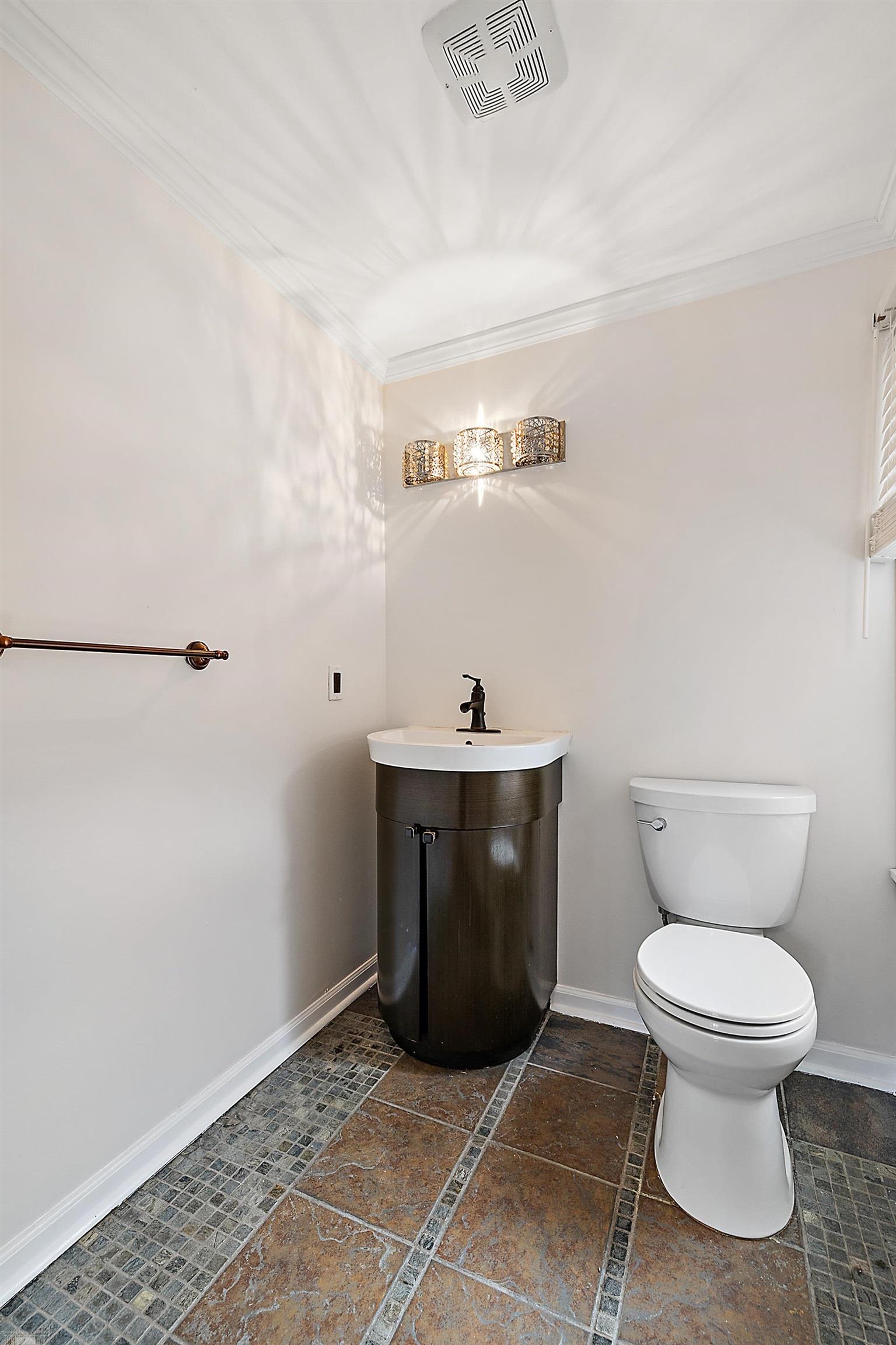 49 Hampton Road Grosse Pointe Shores, MI 48236 - Photo 23 of 51