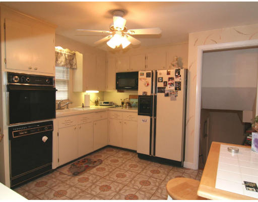 69 Aldrich Road Wakefield, MA 01880 - Photo 4 of 11 Gallery Image 4