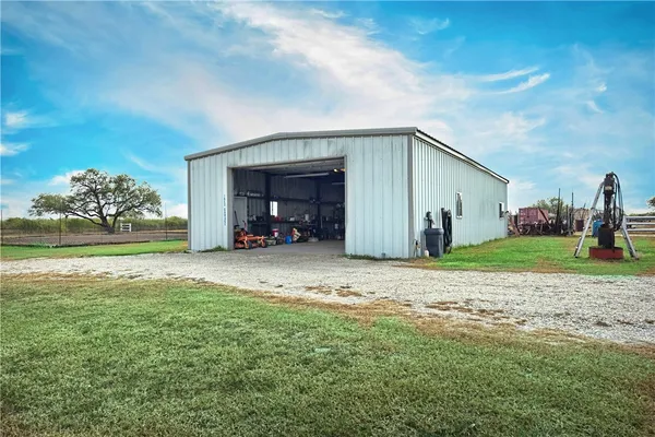 $1,200,000 | 13789 East FM 1944, Odem, TX 78370