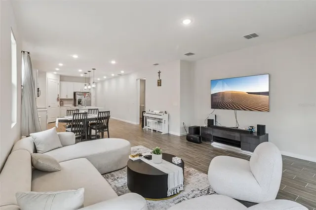 $2,300 | 654 Heritage Sq Drive, Haines City, FL 33844