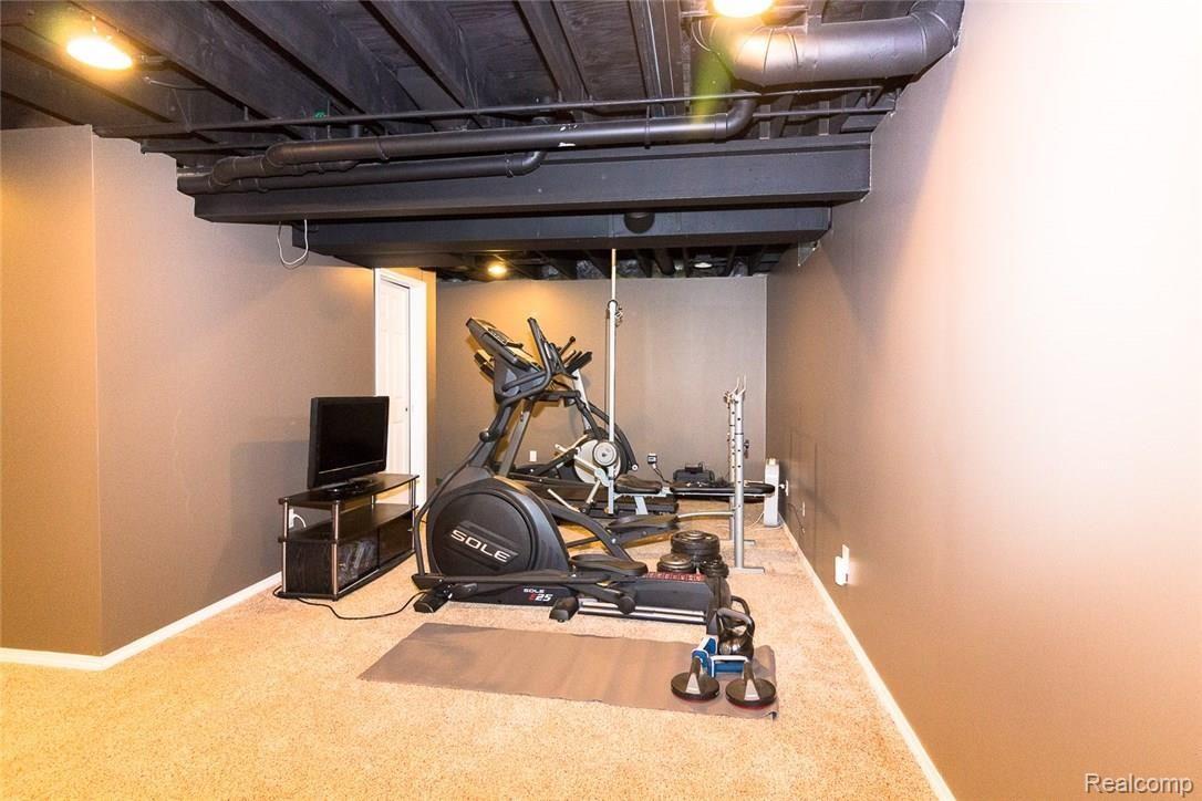 7966 Jeremy Road Belleville, MI 48111 - Photo 15 of 19 Basement workout area.jpg