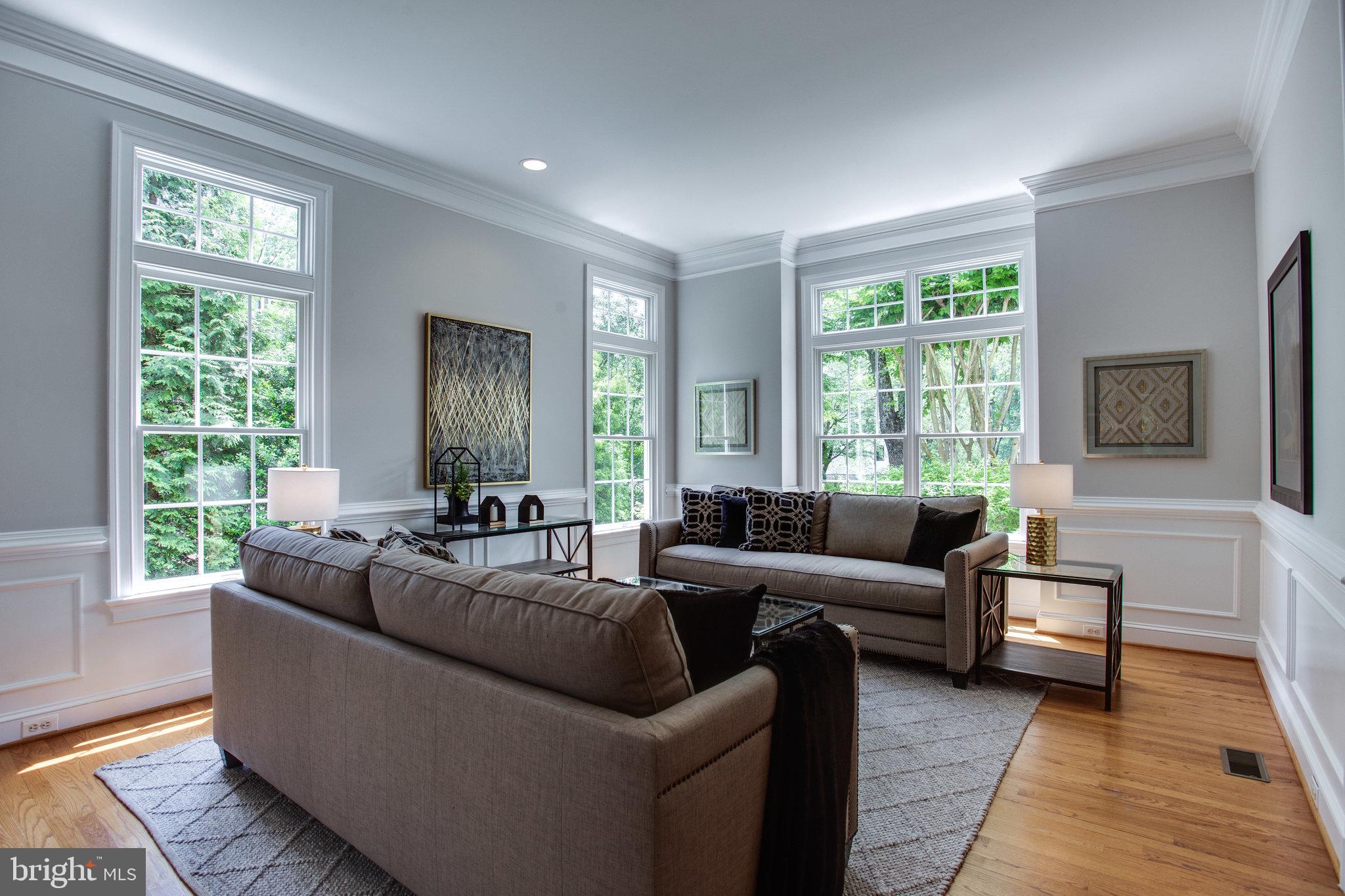 1439 Oakview Drive McLean, VA 22101 - Photo 4 of 48