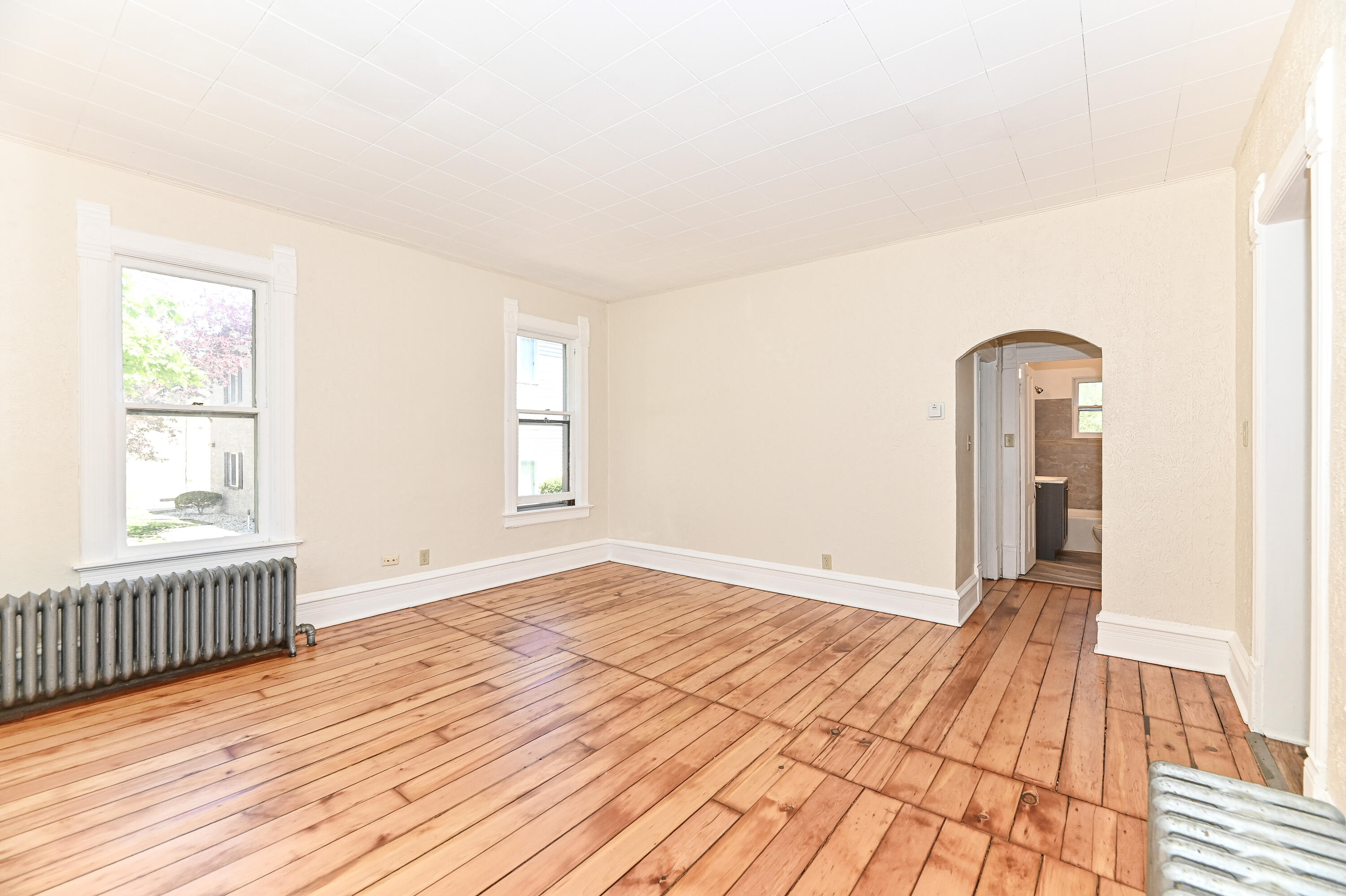 3270 South 92nd Street Milwaukee, WI 53227 - Photo 9 of 30 LR