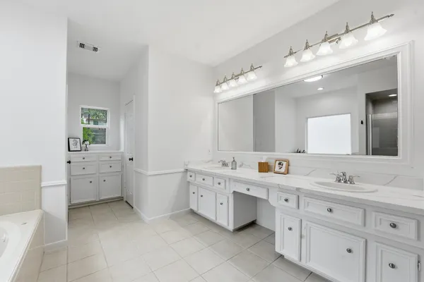 $700,000 | 29 Tanager Trail, The Woodlands, TX 77381