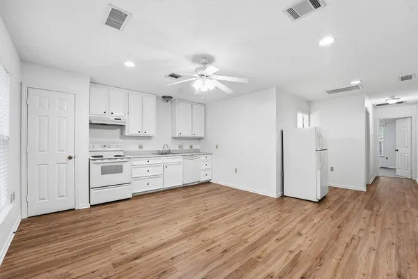 $740,000 | 29 Tanager Trail, The Woodlands, TX 77381