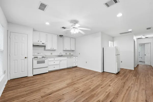 $740,000 | 29 Tanager Trail, The Woodlands, TX 77381