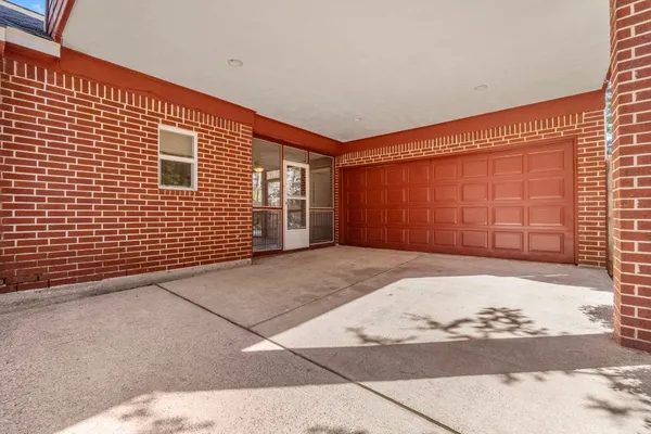 $740,000 | 29 Tanager Trail, The Woodlands, TX 77381