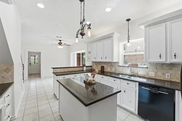 $740,000 | 29 Tanager Trail, The Woodlands, TX 77381