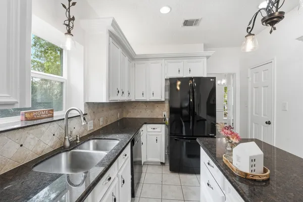 $700,000 | 29 Tanager Trail, The Woodlands, TX 77381