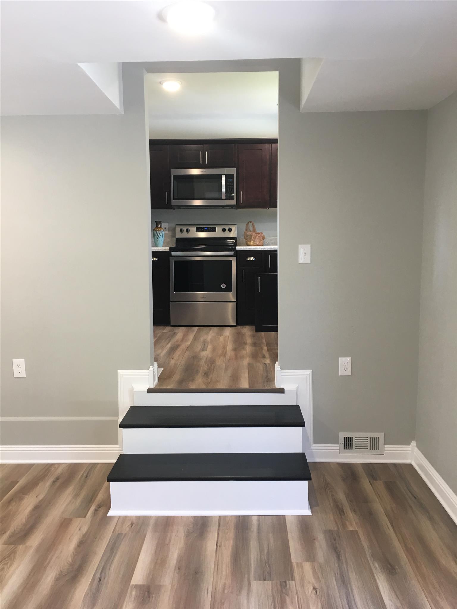 825 East Campbell Road Madison, TN 37115 - Photo 17 of 20 Access to Kitchen from Den