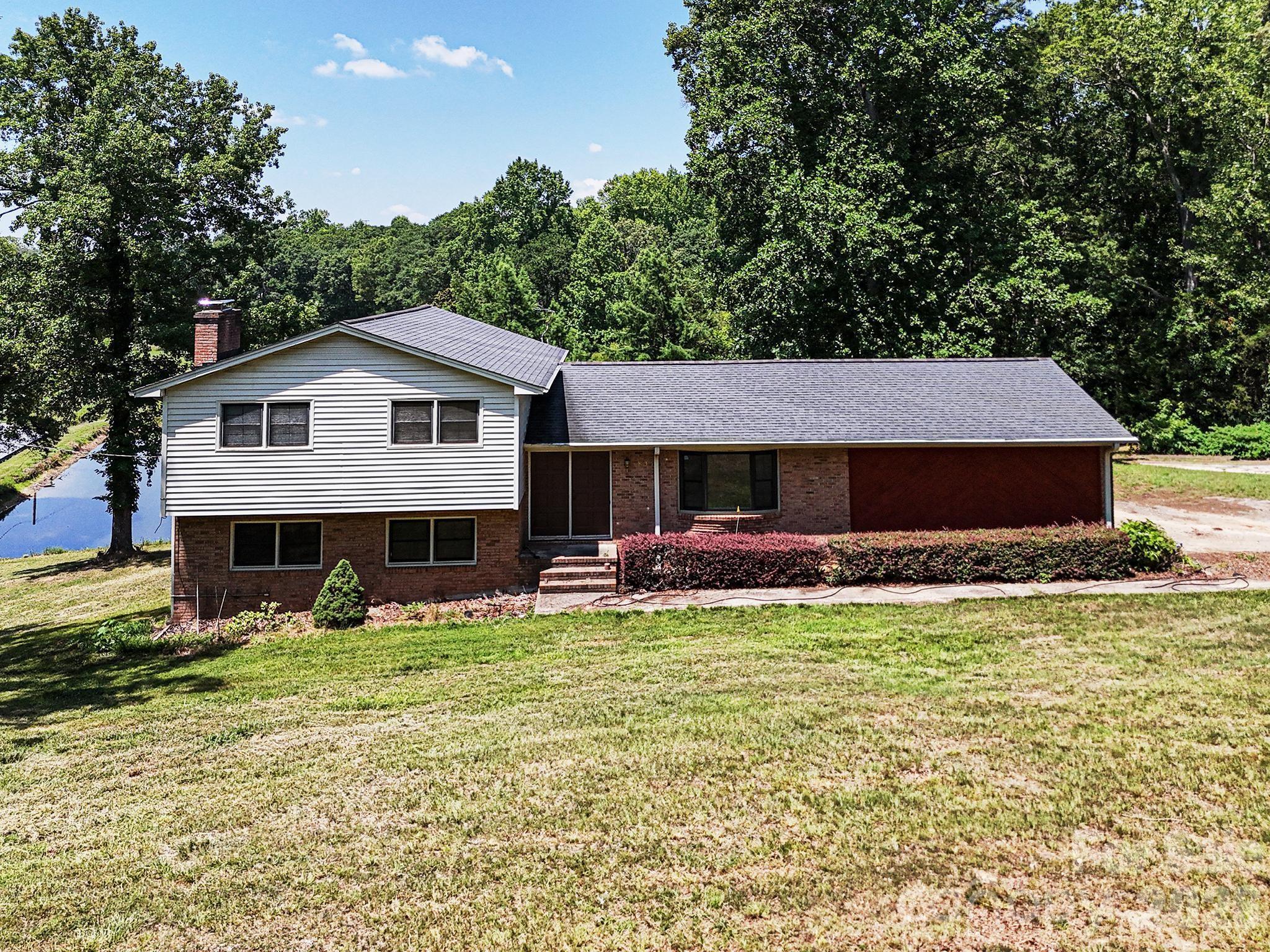 813 Robinson-Clemmer Road Dallas, NC 28034 - Photo 2 of 46