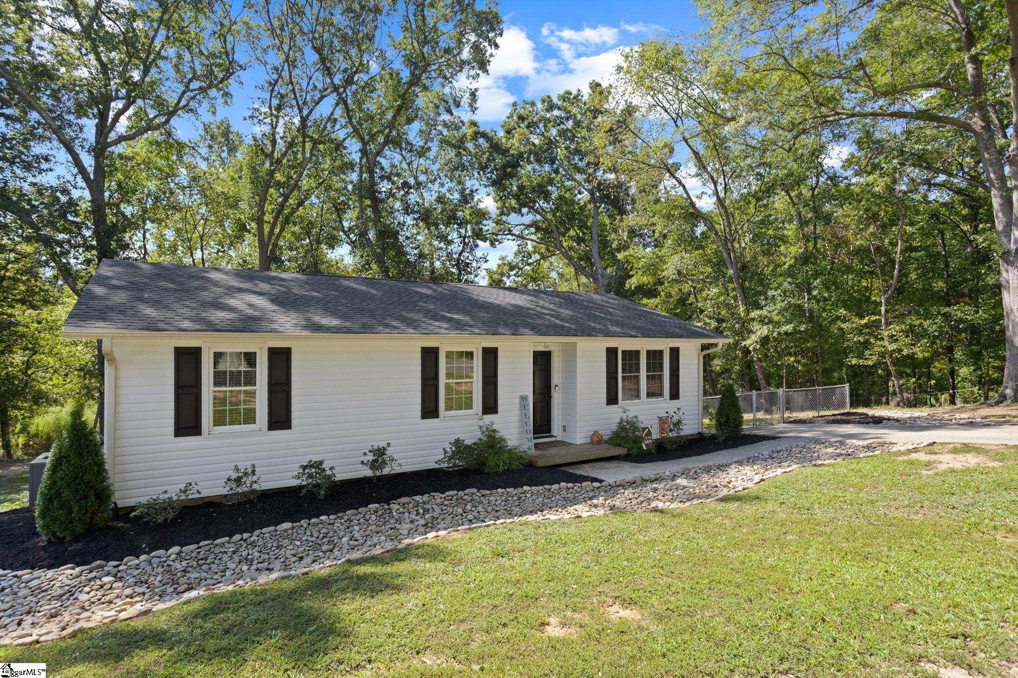 46 Ridge Court Williamston, SC 29697 - Photo 3 of 31 Gallery Image 3