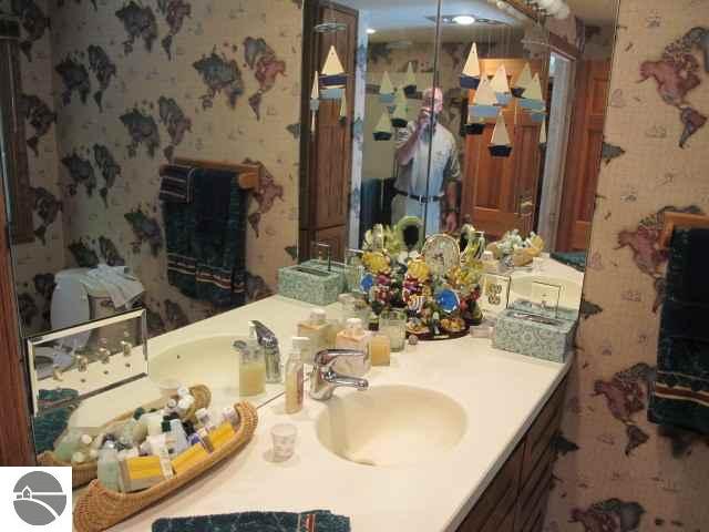 8620 South Dunns Farm Road Maple City, MI 49664 - Photo 15 of 21 1781766-14.JPG