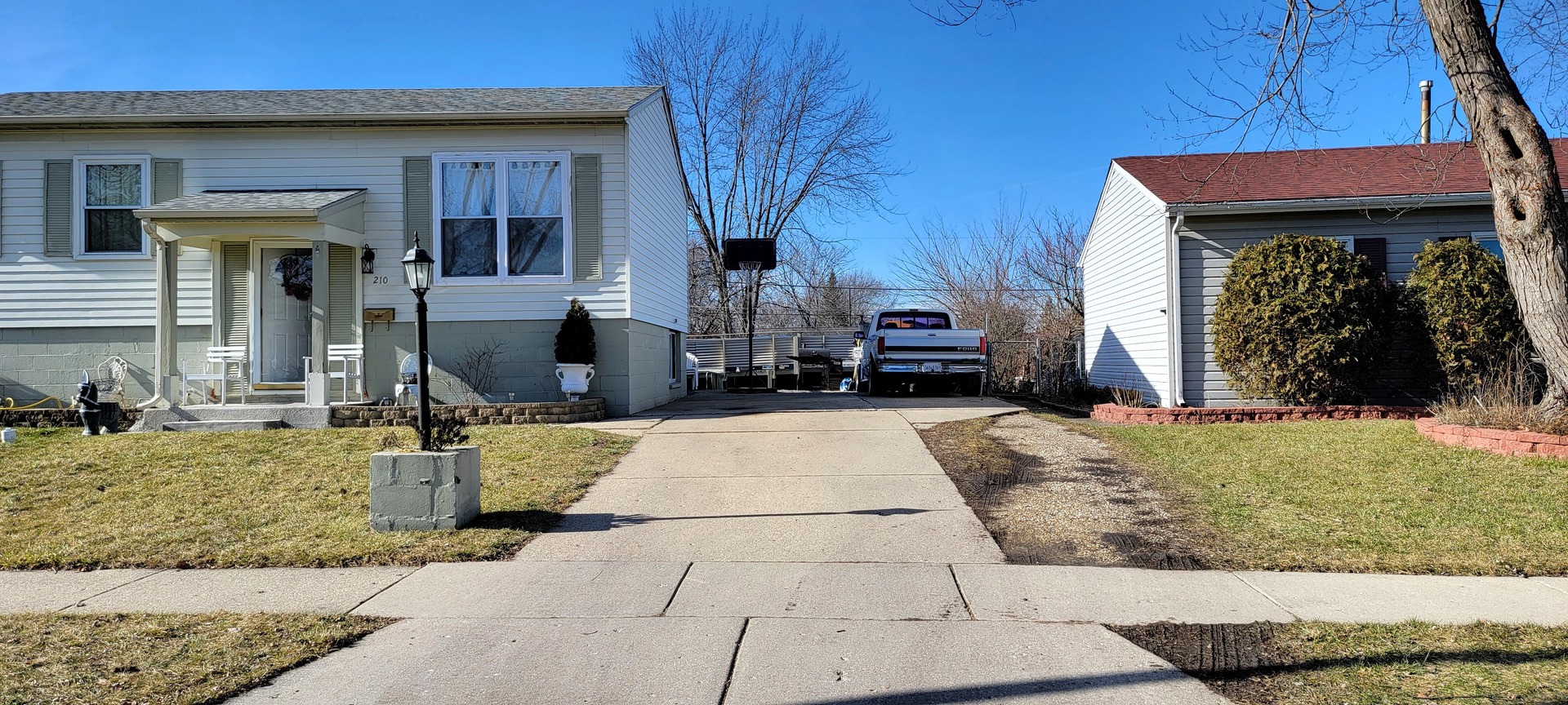 210 Ridge Circle Streamwood, IL 60107 - Photo 3 of 15 Gallery Image 3