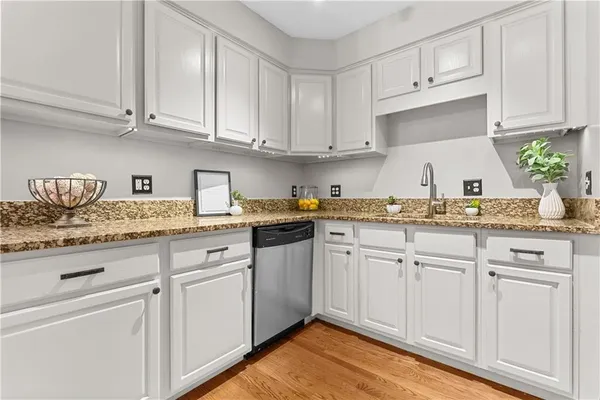 $187,500 | 4942 Walnut Street, Unit 2 SOUTH, Kansas City, MO 64112