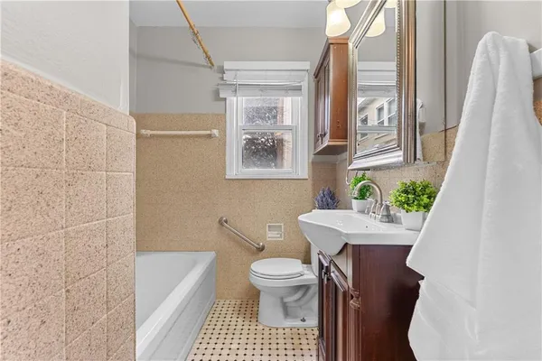 $187,500 | 4942 Walnut Street, Unit 2 SOUTH, Kansas City, MO 64112