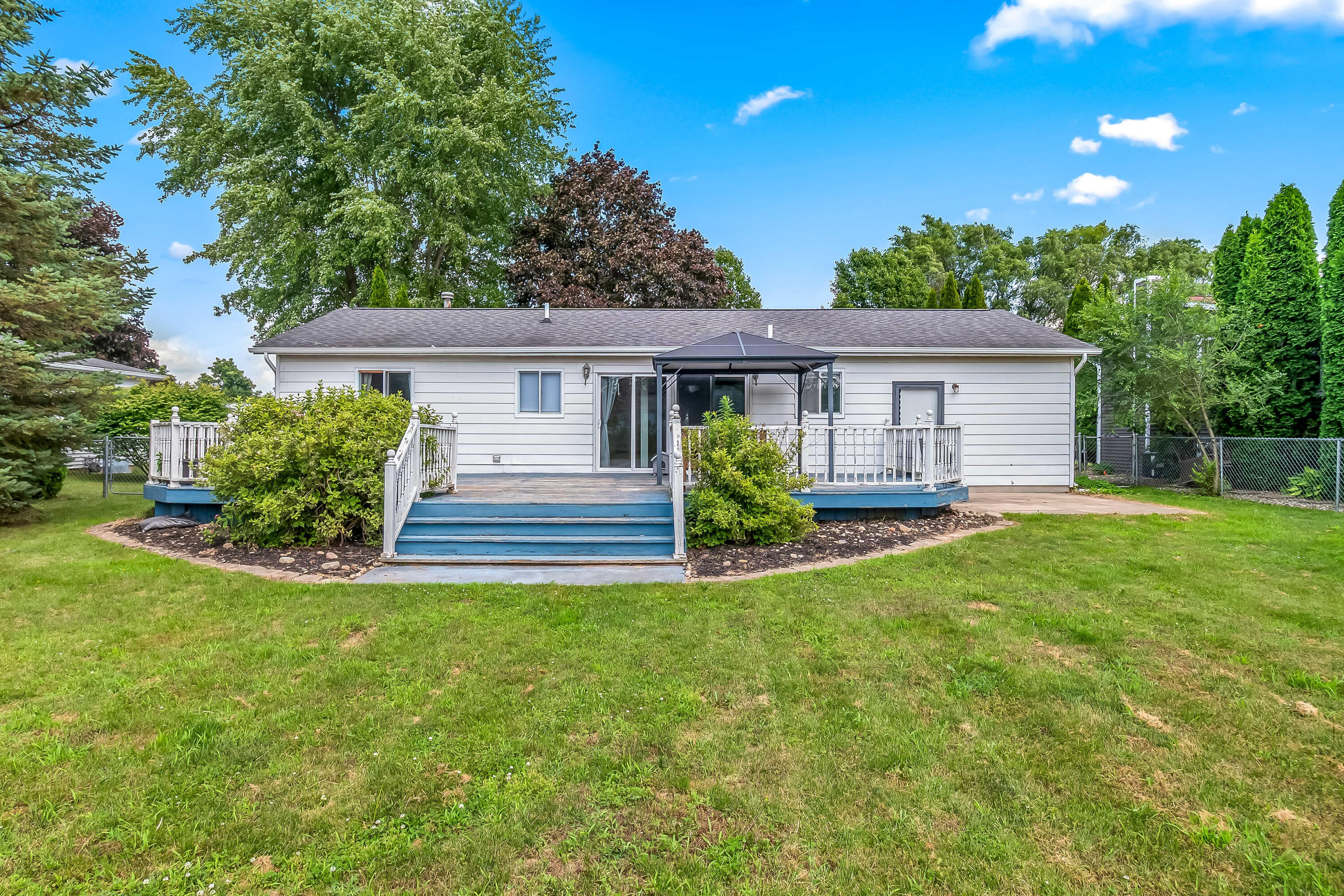 406 Gerald Street Quincy, MI 49082 - Photo 28 of 36 IMG_1028