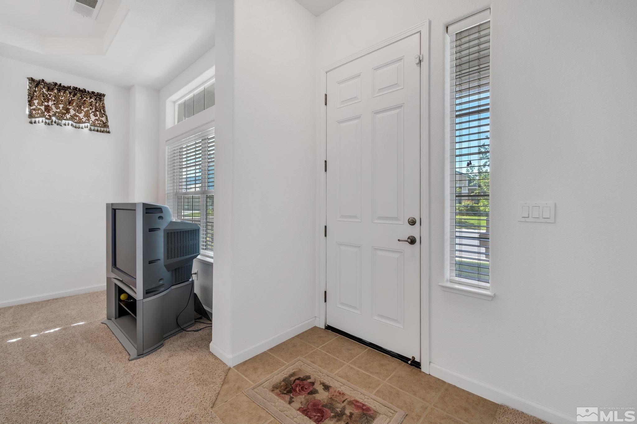 1635 Murrieta Court Reno, NV 89521 - Photo 4 of 36 Photo 4