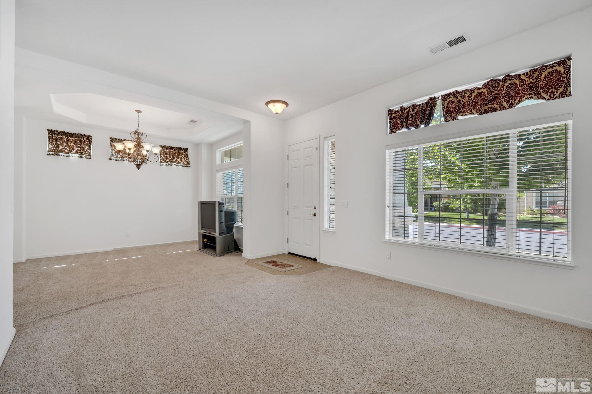 1635 Murrieta Court Reno, NV 89521 - Photo 7 of 36 Photo 7