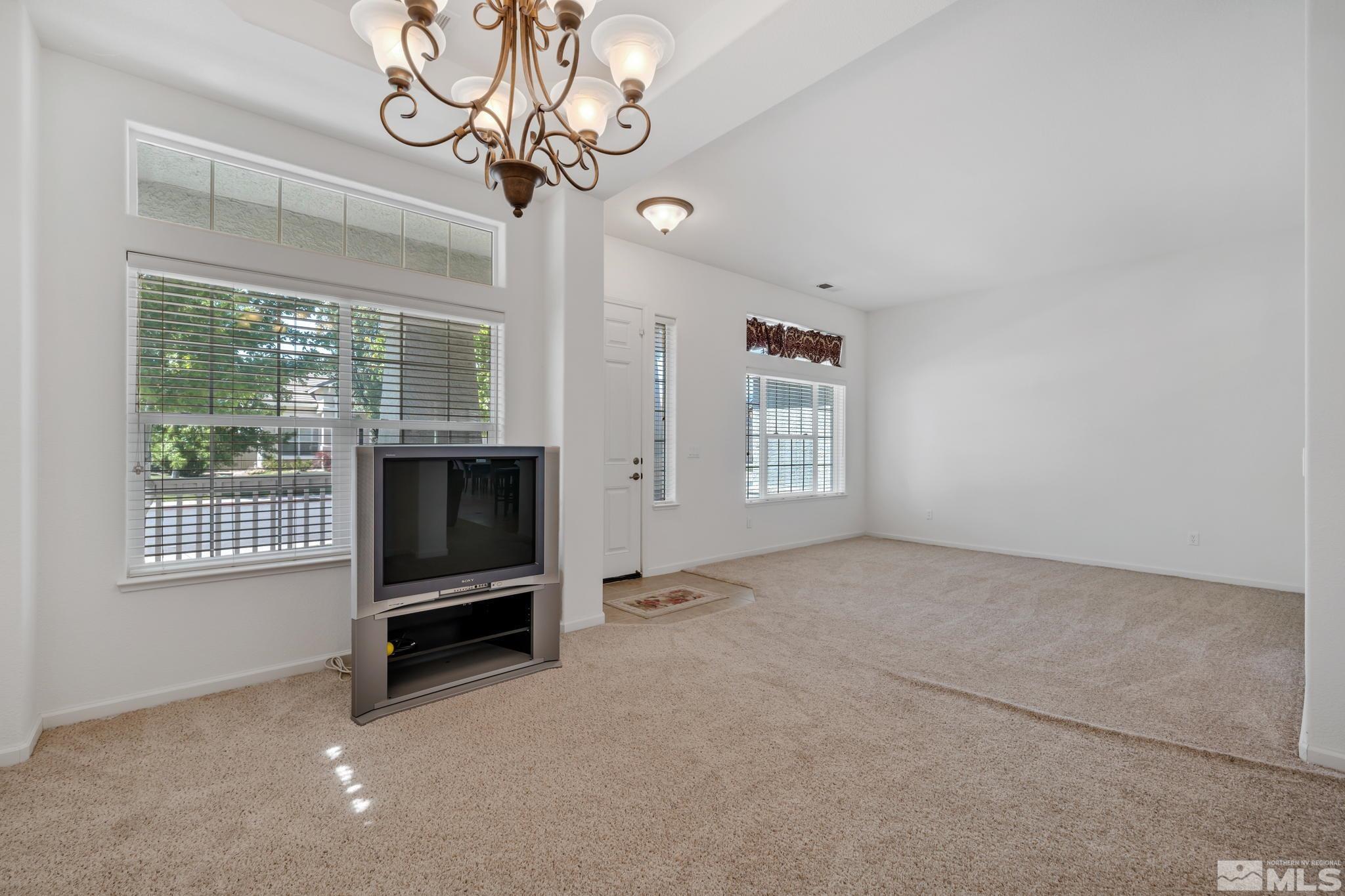 1635 Murrieta Court Reno, NV 89521 - Photo 8 of 36 Photo 8