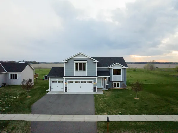 $399,900 | 623 Elm Street North, Kimball, MN 55353
