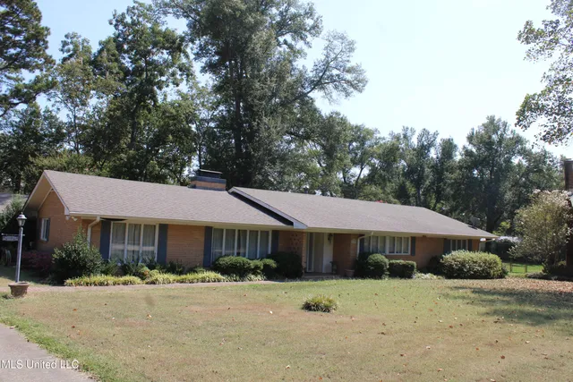 $339,000 | 315 Highland Terrace, Holly Springs, MS 38635