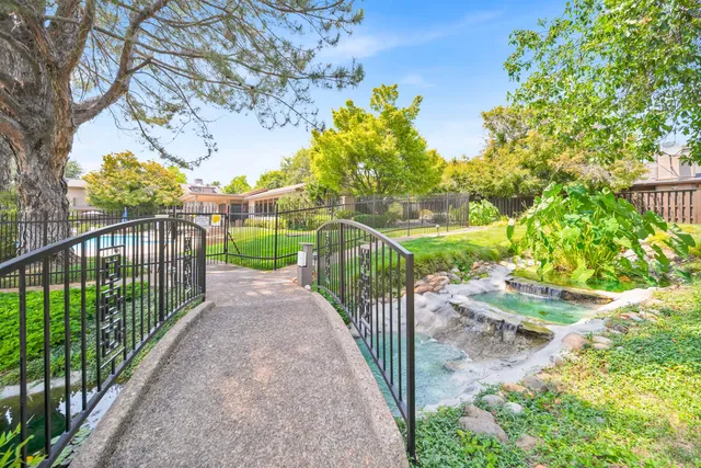 $425,000 | 1928 Bechelli Lane, Redding, CA 96002