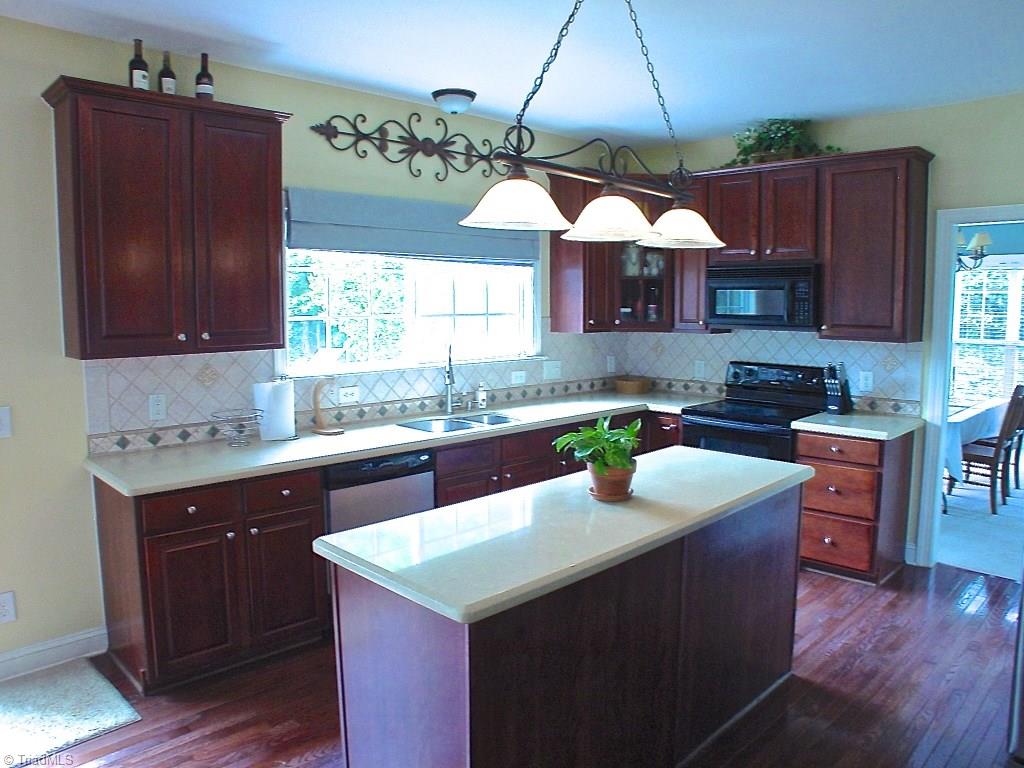 711 Number Ten Way Oak Ridge, NC 27310 - Photo 4 of 25