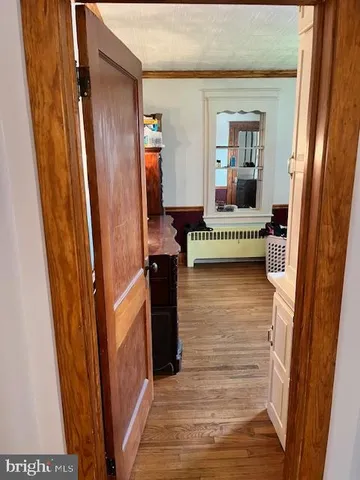 a view of empty room with window