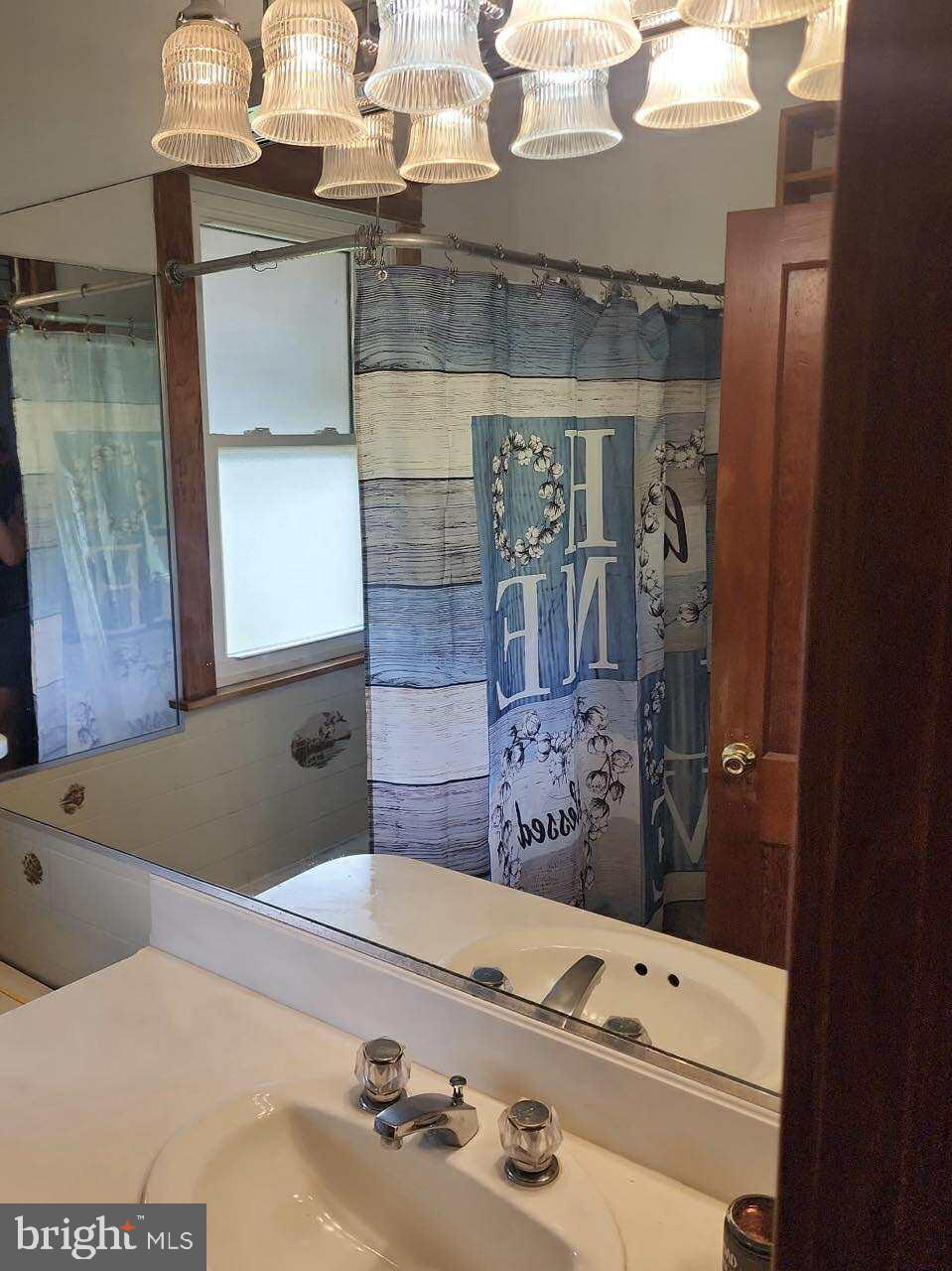 428 East Baltimore Street Taneytown, MD 21787 - Photo 33 of 55 a bathroom with a bathtub and shower