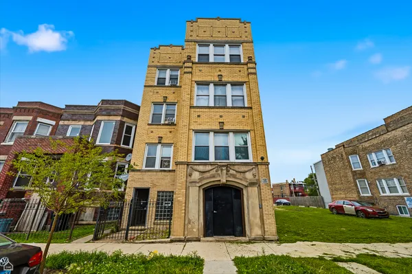 $585,000 | 4520 West Jackson Boulevard, Chicago, IL 60624