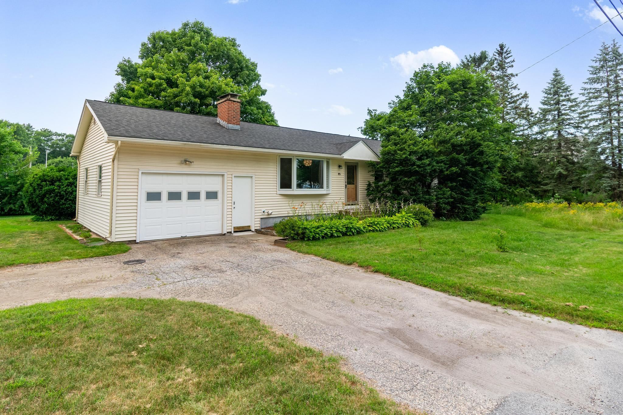 85 Jericho Road Essex, VT 05452 - Photo 4 of 45