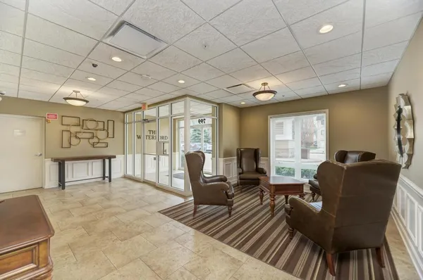 $389,000 | 799 Graceland Avenue, Unit 506A, Des Plaines, IL 60016