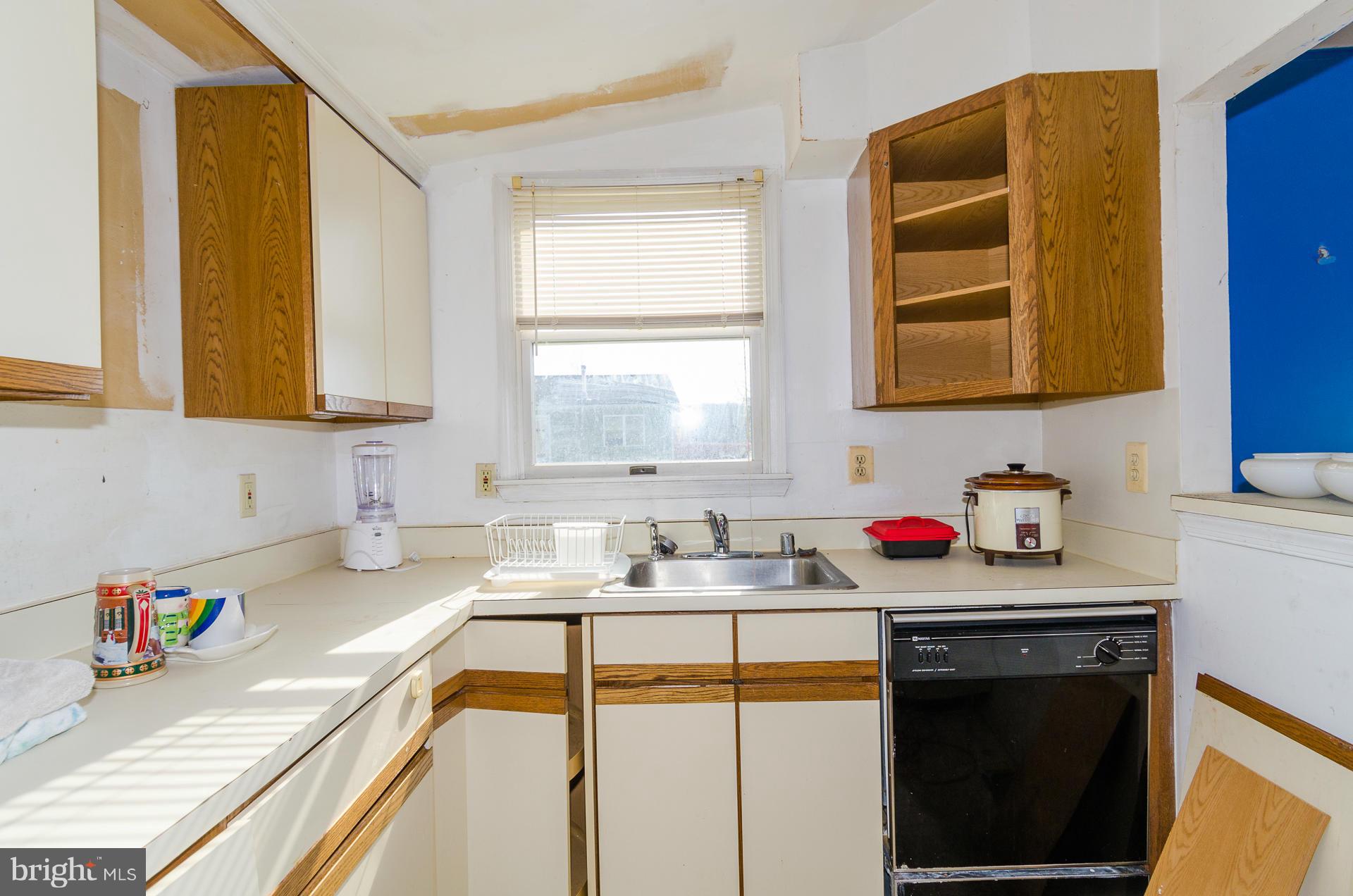 2538 Island View Road Essex, MD 21221 - Photo 19 of 30 Kitchen