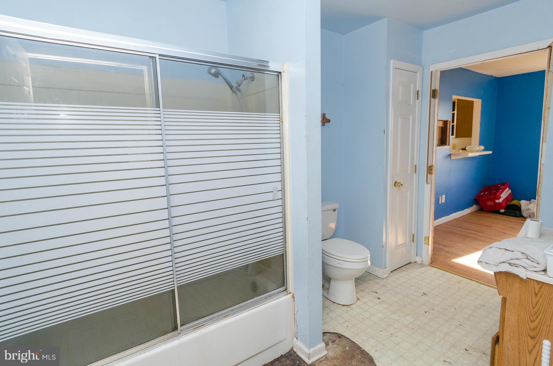 2538 Island View Road Essex, MD 21221 - Photo 20 of 30 Bath