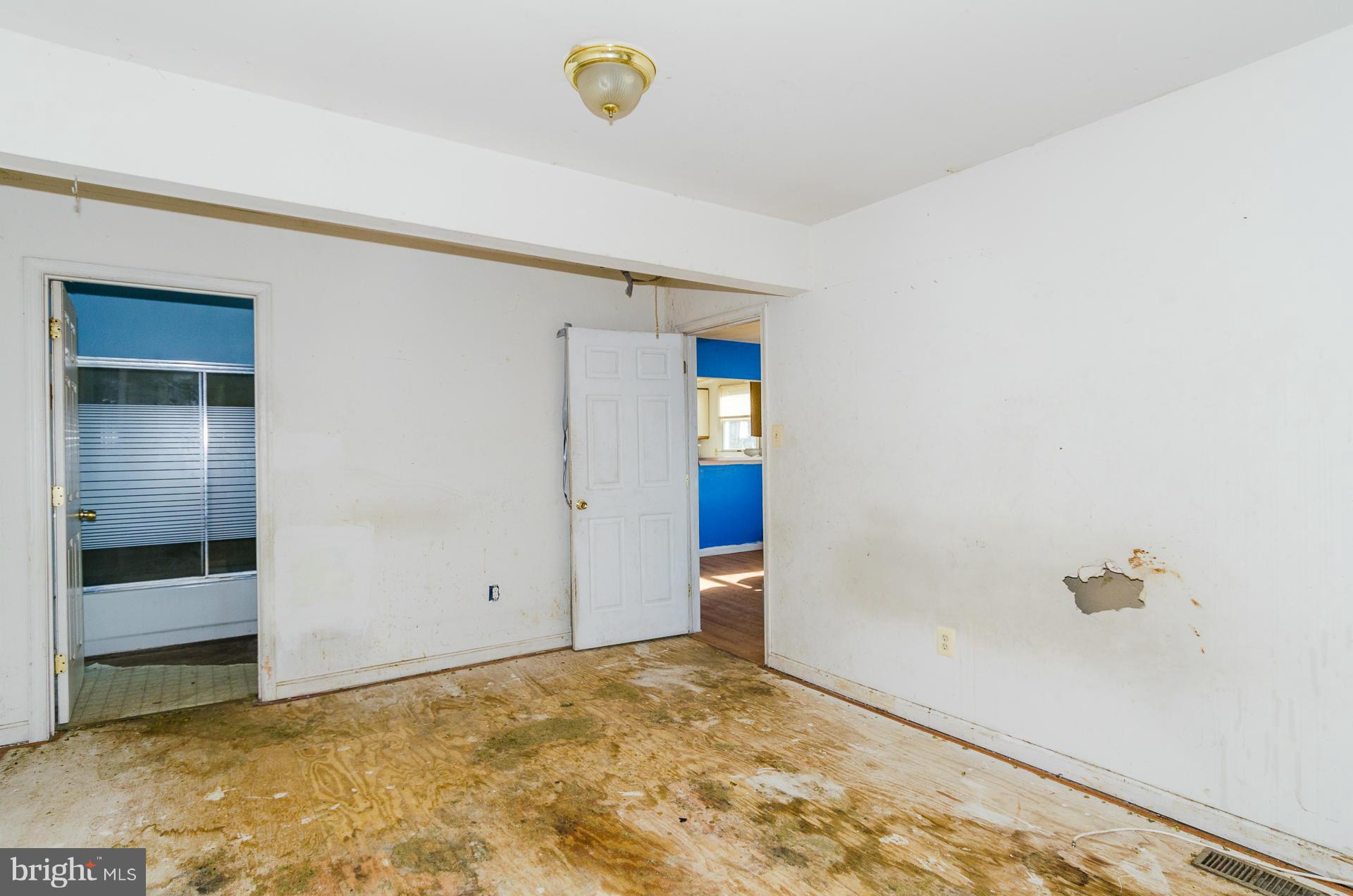 2538 Island View Road Essex, MD 21221 - Photo 23 of 30 Interior (General)
