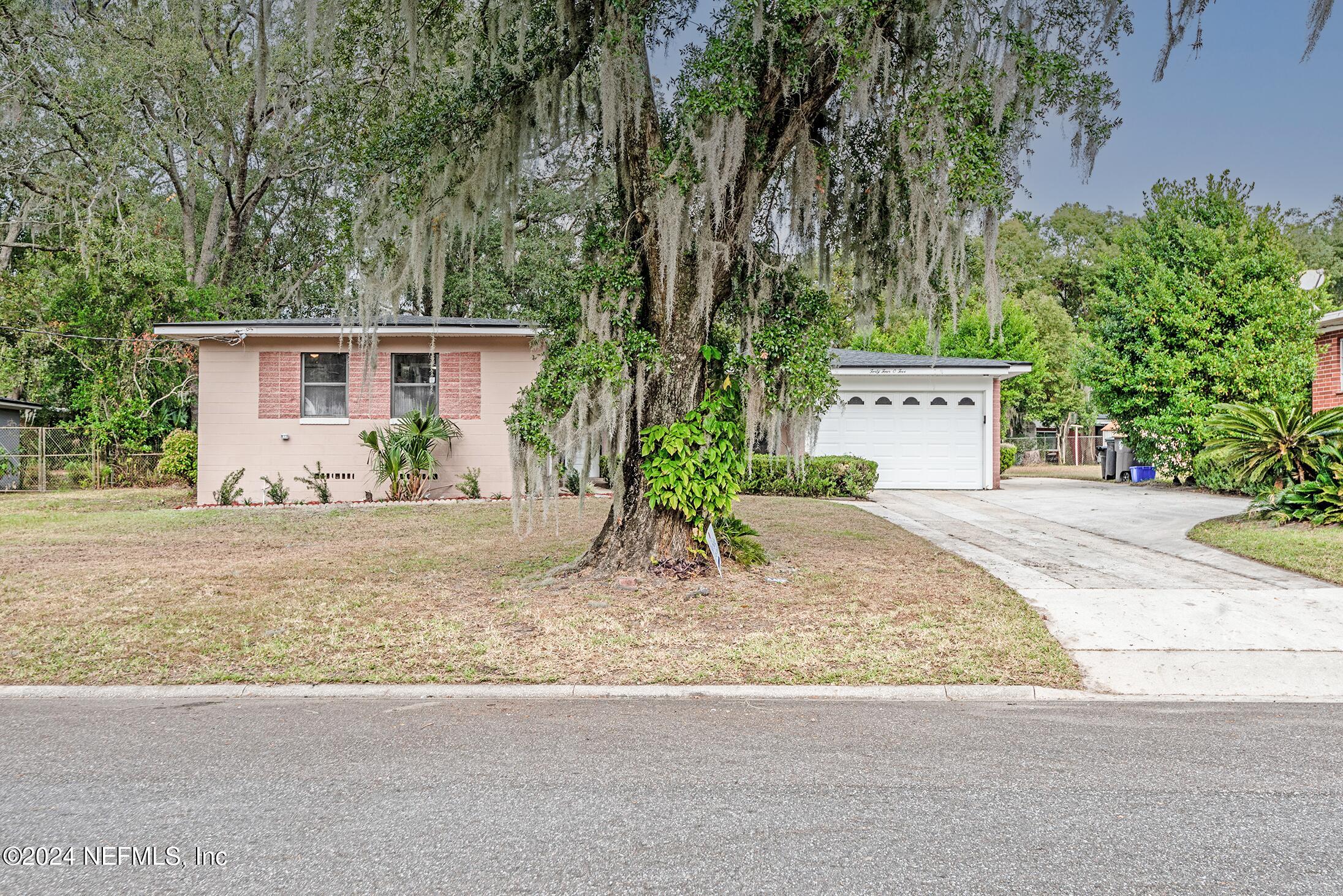 4405 Roth Drive Jacksonville, FL 32209 - Photo 4 of 57 DSC_8787-HDR