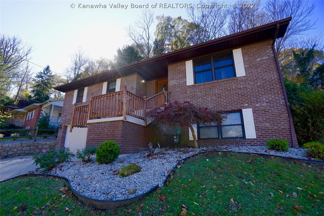 1802 Pine Manor Road Charleston, WV 25311 - Photo 1 of 33 Gallery Image 1