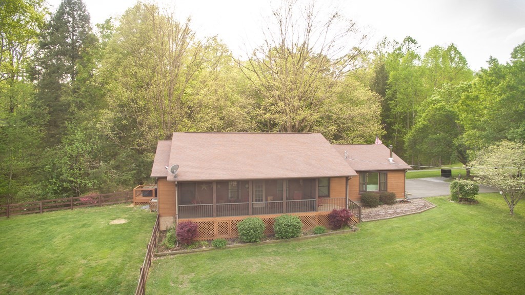 4044 Wears Cove Road Sevierville, TN 37862 - Photo 12 of 26 Gallery Image 12