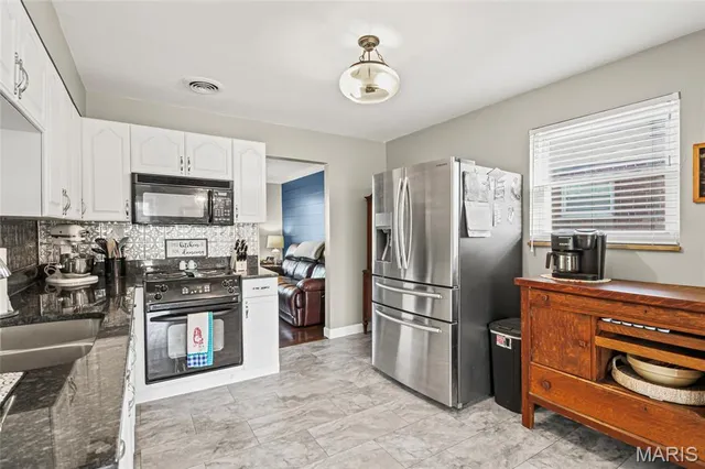 $214,900 | 9862 Glenmont Drive, Affton, MO 63123