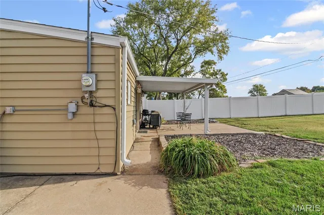 $214,900 | 9862 Glenmont Drive, Affton, MO 63123