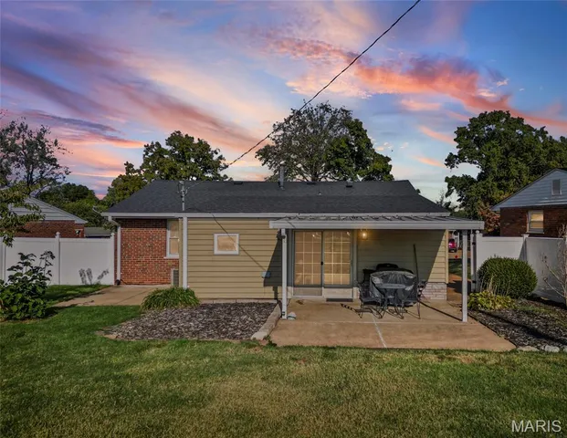 $214,900 | 9862 Glenmont Drive, Affton, MO 63123