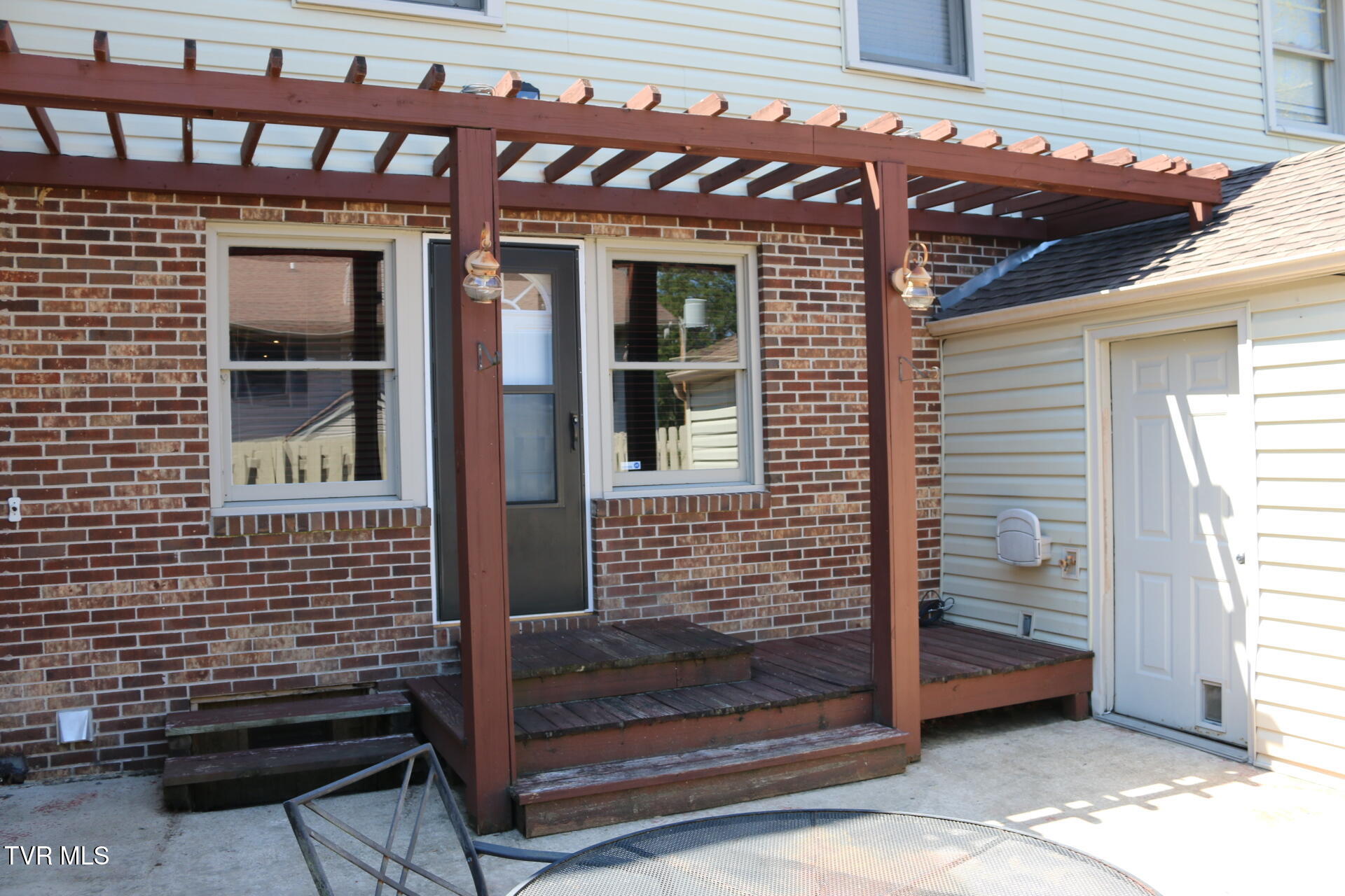 2121 Hickory Springs Road, Unit 2121 Johnson City, TN 37604 - Photo 41 of 54 Back Patio