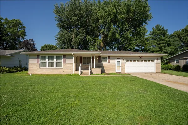 $214,900 | 1017 North Wenthe Drive, Effingham, IL 62401