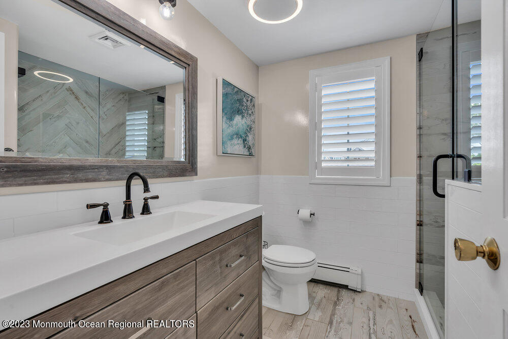 10 York Avenue Spring Lake, NJ 07762 - Photo 15 of 21 Second Floor Bath
