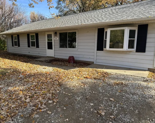 $192,500 | 3334 Ridgewood Drive, Champaign, IL 61821