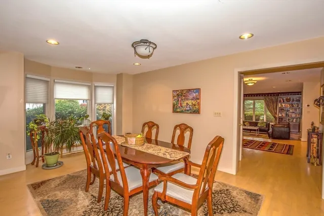 $989,900 | 70 Tennyson Drive, Longmeadow, MA 01106